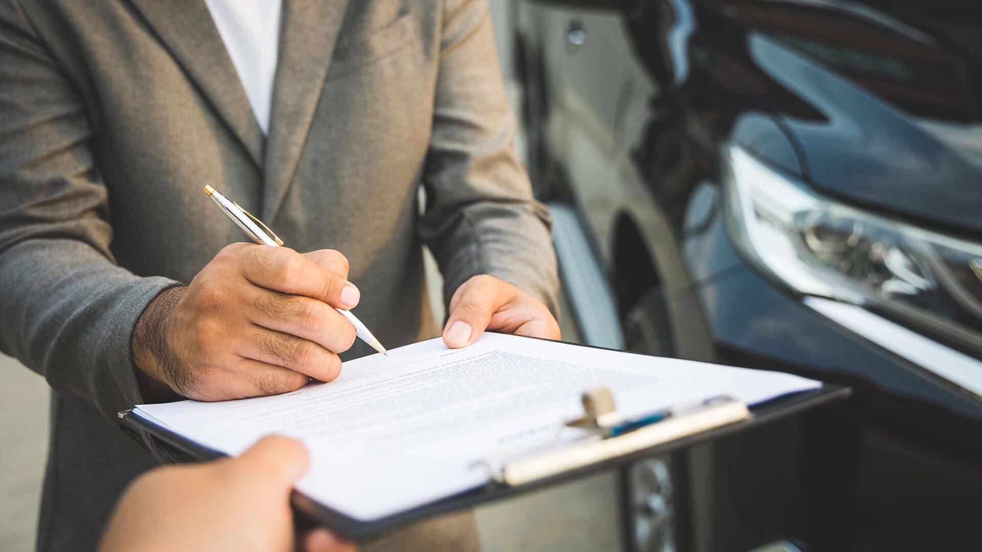 How to Decide When to Change Car Insurance Providers at Renewal